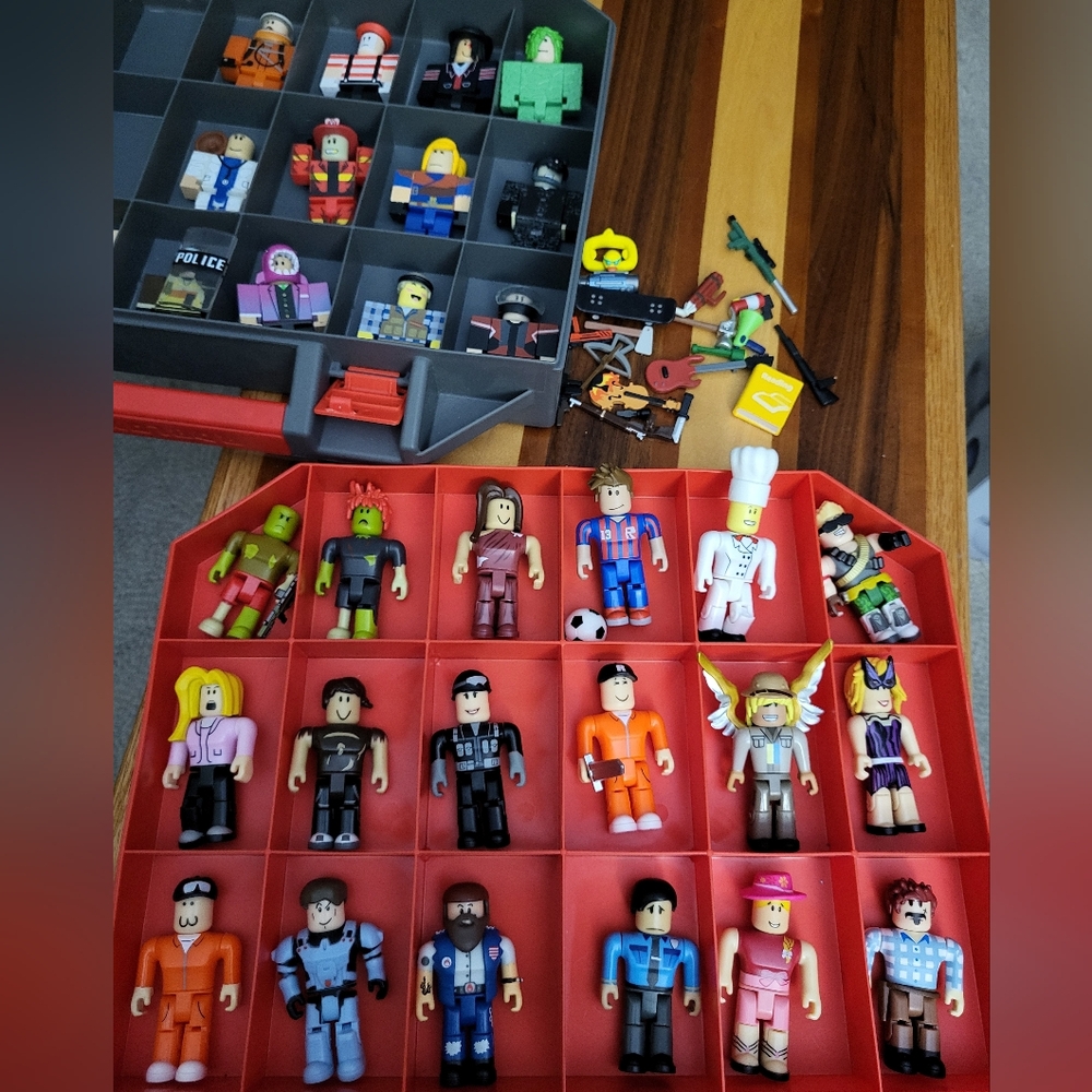 Roblox Figure Collection& Accessories - Picture 2 of 4